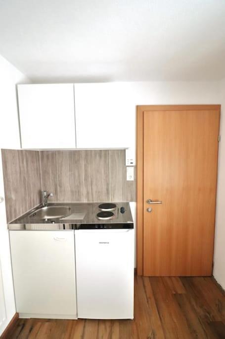 Schickes Zimmer Mit Top-Ausstattung In Idealer Lage Feldkirch Exterior foto